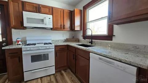 Kitchen - 328 Corwin Ave, Hamilton, OH 45015 photo 1 of 3