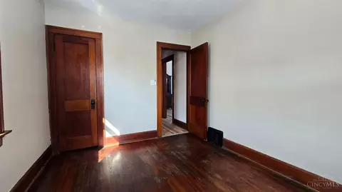 Bedroom - 328 Corwin Ave, Hamilton, OH 45015 photo 2 of 4