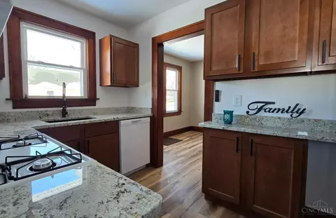 Kitchen - 328 Corwin Ave, Hamilton, OH 45015 photo 3 of 3