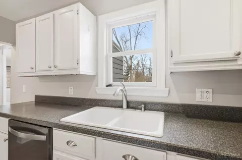 Kitchen - 663 Broad Blvd, Kettering, OH 45419 photo 4 of 5