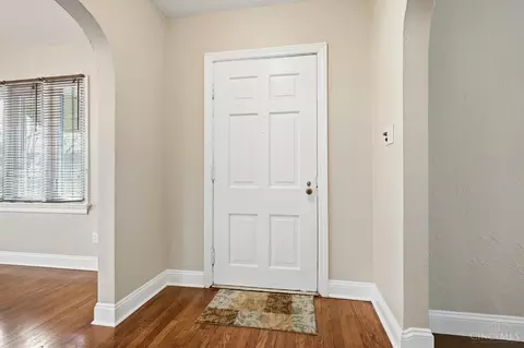 Entry Way - 663 Broad Blvd, Kettering, OH 45419 photo 1 of 3