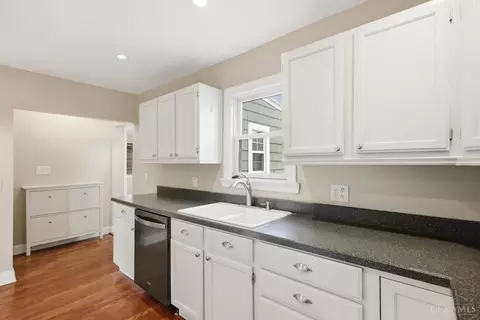 Kitchen - 663 Broad Blvd, Kettering, OH 45419 photo 3 of 5