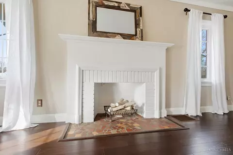 Living - 663 Broad Blvd, Kettering, OH 45419 photo 4 of 4