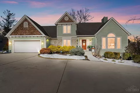 330 Whispering Pines Dr, Loveland, OH 45140