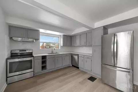 Kitchen - 3570 Eyrich Rd, Cincinnati, OH 45248 photo 1 of 2