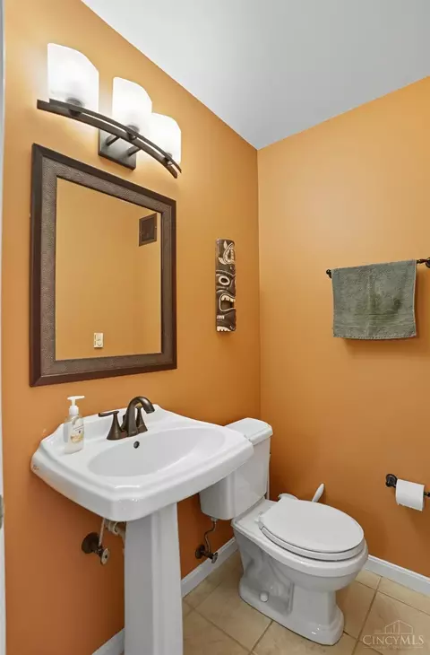 Bath - 7835 Pfeiffer Rd, Montgomery, OH 45242 photo 2 of 6