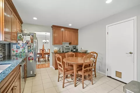 Kitchen - 7835 Pfeiffer Rd, Montgomery, OH 45242 photo 2 of 5