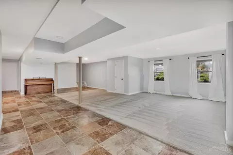 Living - 540 Aston View Ln, Cleves, OH 45002 photo 4 of 4