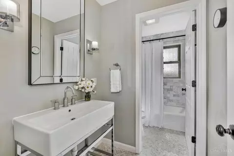 Bath - 540 Aston View Ln, Cleves, OH 45002 photo 2 of 3