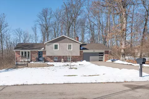 9621 Iris Dr, West Chester, OH 45241