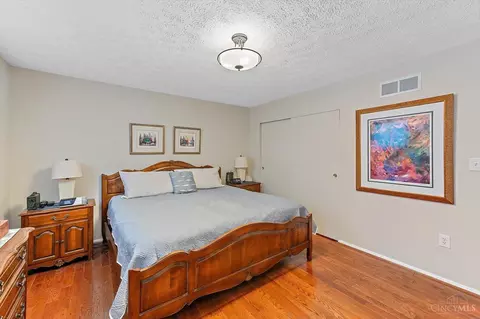 Bedroom - 9621 Iris Dr, West Chester, OH 45241 photo 3 of 3