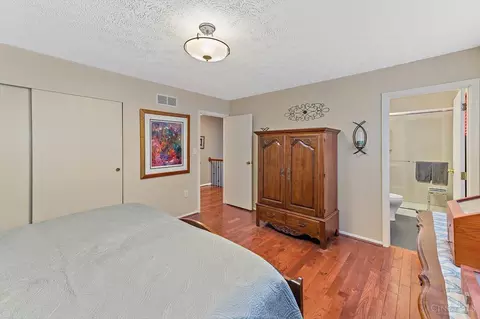 Bedroom - 9621 Iris Dr, West Chester, OH 45241 photo 2 of 3