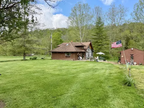 6033 Siemon Rd, Batesville, IN 47006