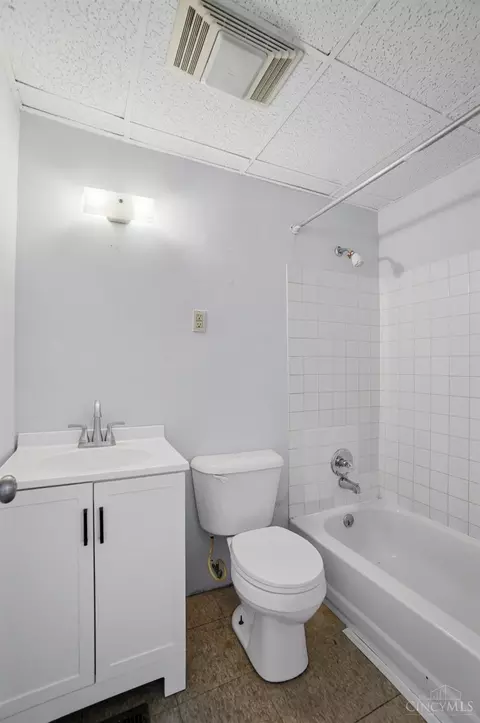 Bath - 1900 State Ave, Cincinnati, OH 45204 photo 2 of 4
