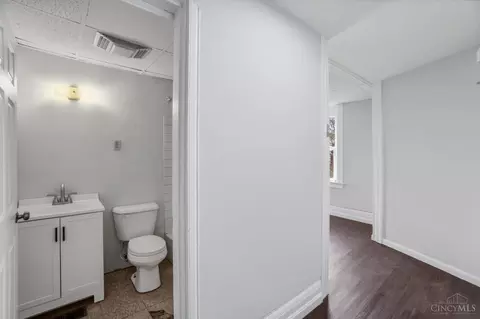Entry Way - 1900 State Ave, Cincinnati, OH 45204 photo 1 of 2