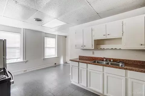 Kitchen - 1900 State Ave, Cincinnati, OH 45204 photo 3 of 3