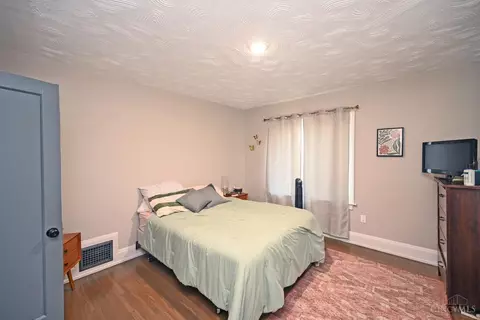 Bedroom - 6460 Mchugh Pl, Cincinnati, OH 45213 photo 1 of 6
