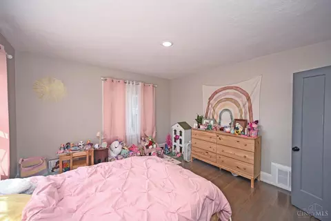 Bedroom - 6460 Mchugh Pl, Cincinnati, OH 45213 photo 5 of 6