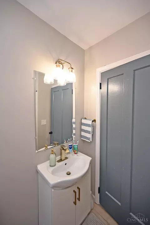 Bath - 6460 Mchugh Pl, Cincinnati, OH 45213 photo 1 of 4