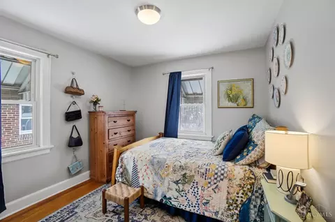 Bedroom - 1945 Lawn Ave, Cincinnati, OH 45237 photo 1 of 6