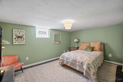 Bedroom - 1945 Lawn Ave, Cincinnati, OH 45237 photo 5 of 6