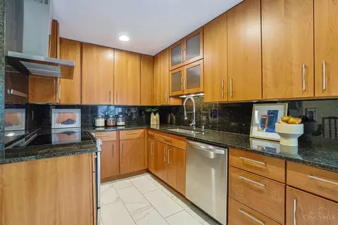 Kitchen - 1004 Celestial St, Cincinnati, OH 45202 photo 2 of 5