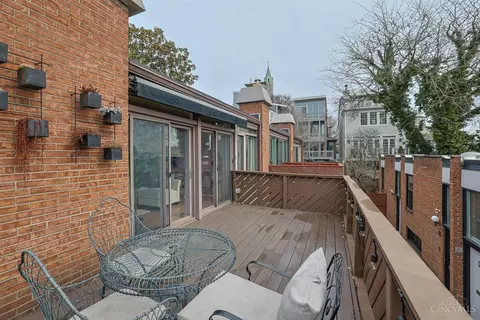 Exterior - 1004 Celestial St, Cincinnati, OH 45202 photo 5 of 9