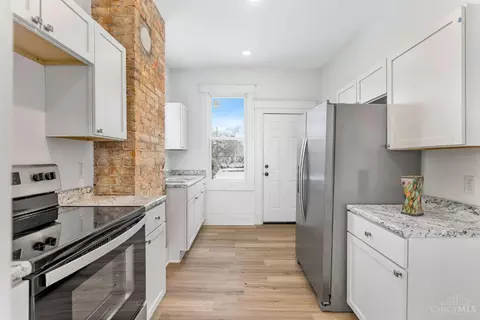 Kitchen - 3136 Harvard Ave, Cincinnati, OH 45207 photo 2 of 3