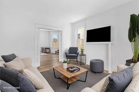 Living - 3136 Harvard Ave, Cincinnati, OH 45207 photo 2 of 4