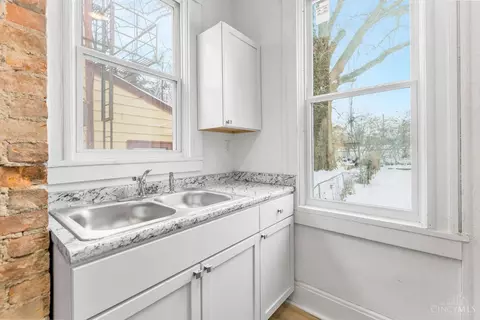 Kitchen - 3136 Harvard Ave, Cincinnati, OH 45207 photo 3 of 3