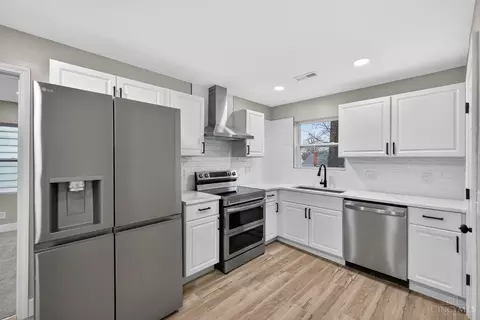 Kitchen - 6781 Somerset Dr, Cincinnati, OH 45224 photo 1 of 4