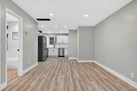 Living - 6781 Somerset Dr, Cincinnati, OH 45224 photo 6 of 6