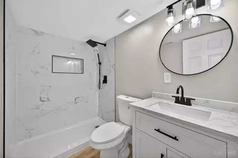 Bath - 6781 Somerset Dr, Cincinnati, OH 45224 photo 7 of 9