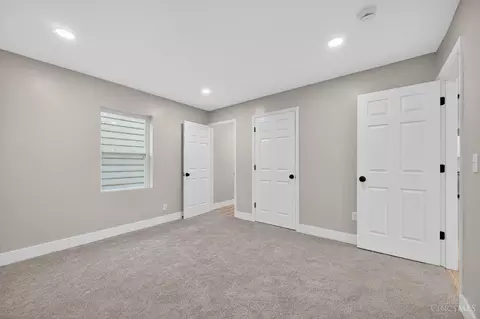Bedroom - 6781 Somerset Dr, Cincinnati, OH 45224 photo 2 of 5