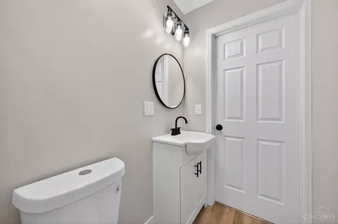 Bath - 6781 Somerset Dr, Cincinnati, OH 45224 photo 2 of 9