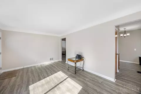 1144 Hempstead Dr, Cincinnati, OH 45231 photo 6
