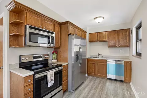 1144 Hempstead Dr, Cincinnati, OH 45231 photo 11