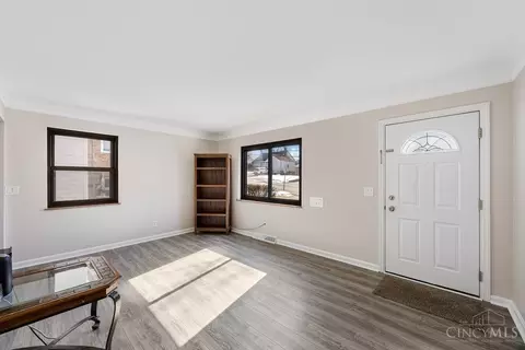 1144 Hempstead Dr, Cincinnati, OH 45231 photo 4