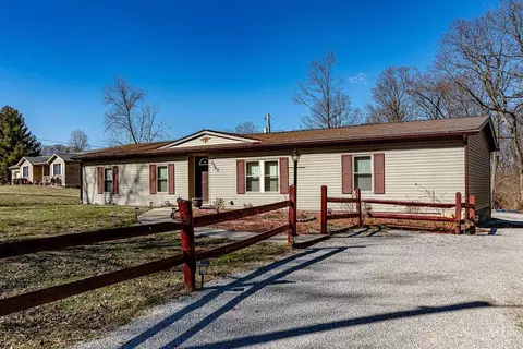 7763 Bay Rd, Okeana, OH 45053