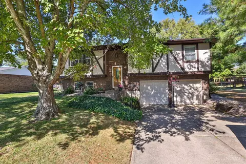 57 Landis Cir, Millville, OH 45013