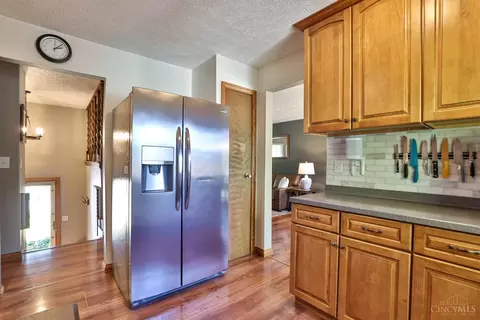 Kitchen - 57 Landis Cir, Millville, OH 45013 photo 3 of 4