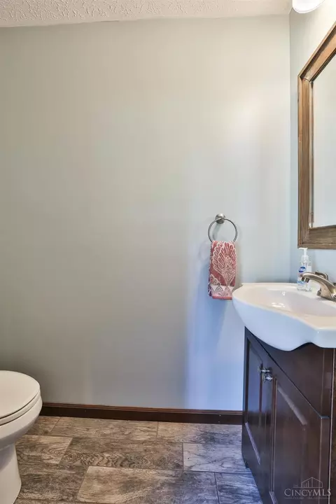 Bath - 57 Landis Cir, Millville, OH 45013 photo 3 of 3