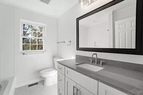 Bath - 673 Brandy Way, Cincinnati, OH 45244 photo 6 of 9