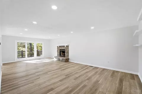 Living - 673 Brandy Way, Cincinnati, OH 45244 photo 1 of 5