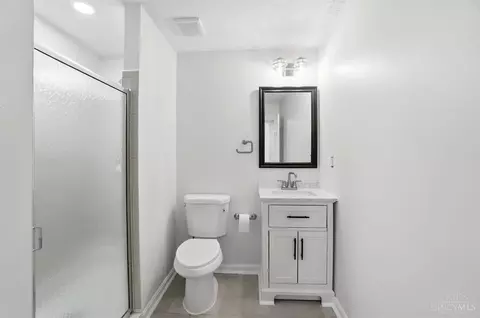 Bath - 673 Brandy Way, Cincinnati, OH 45244 photo 8 of 9