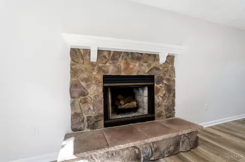 Living - 673 Brandy Way, Cincinnati, OH 45244 photo 4 of 5