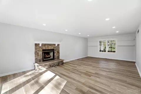 Living - 673 Brandy Way, Cincinnati, OH 45244 photo 2 of 5