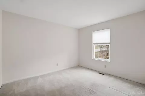 Bedroom - 1090 Galbraith Rd, Cincinnati, OH 45231 photo 5 of 5