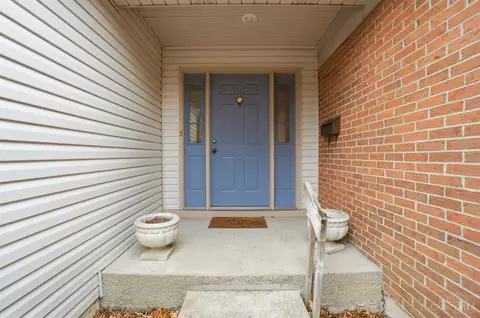 Exterior - 1090 Galbraith Rd, Cincinnati, OH 45231 photo 2 of 6