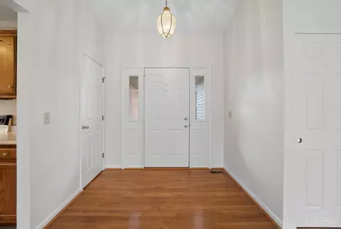 Entry Way - 1090 Galbraith Rd, Cincinnati, OH 45231 photo 1 of 1